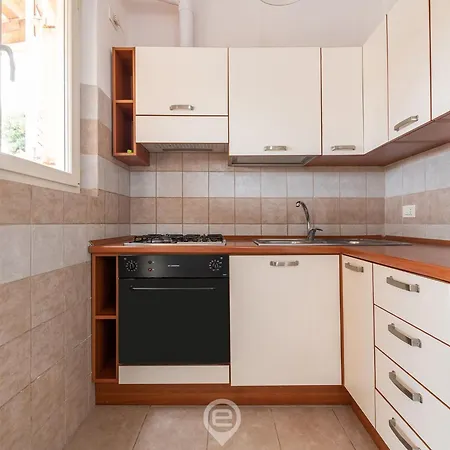 Nyaraló House Atena *
